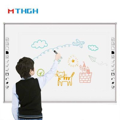 106 pouces Touch électromagnétique Smart Whiteboard 3840X2160 Résolution de l'écran Pour l'interaction scolaire